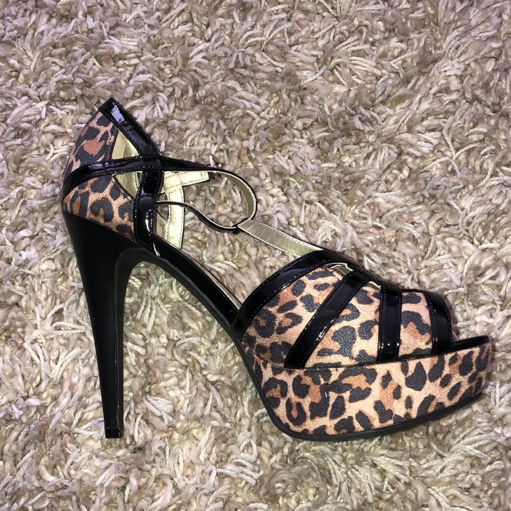 Heels - Picture 2 of 6